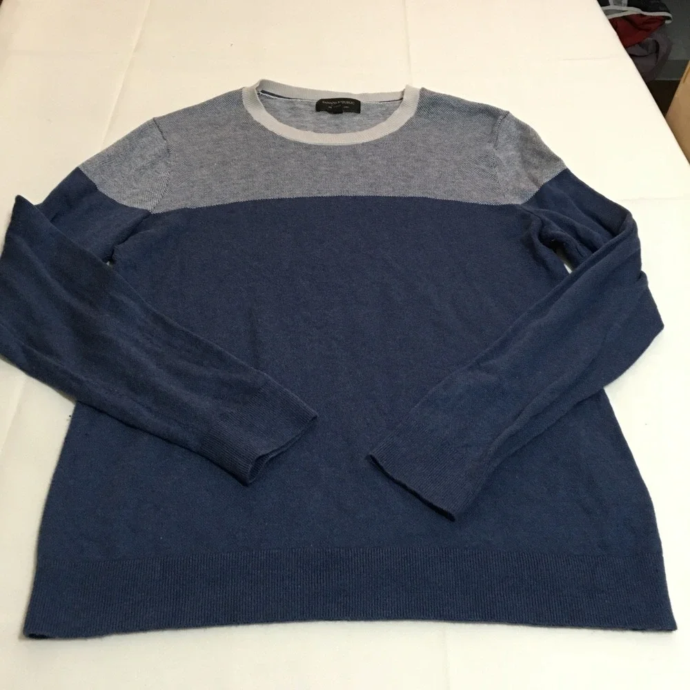 Banana Republic Premium Luxe Yarn Sweater Mens Large Blue Silk Blend Blue